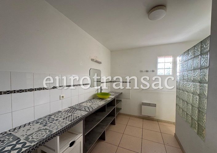 Image No.6-2 Bed House for sale