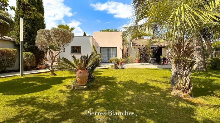 Image No.1-4 Bed House for sale