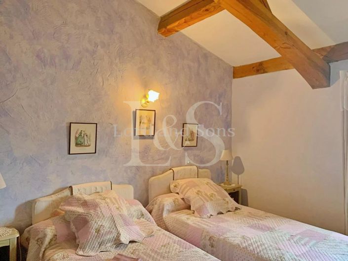 Image No.14-7 Bed House for sale