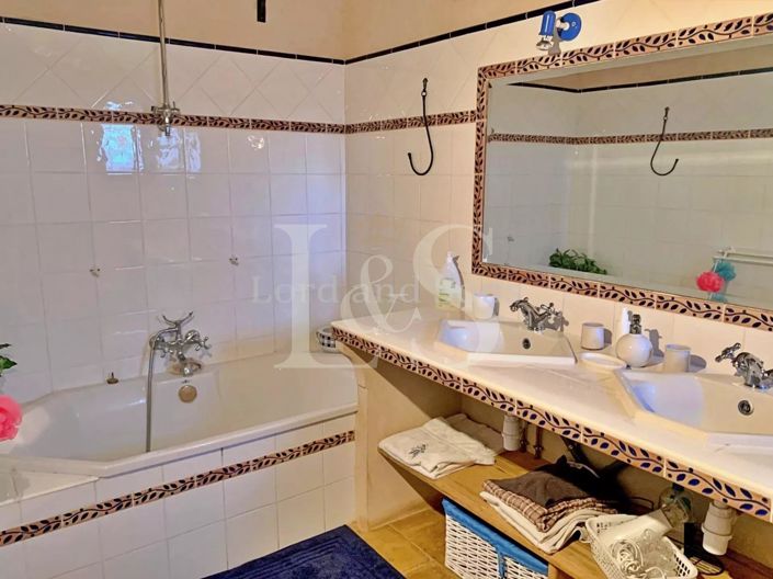 Image No.15-7 Bed House for sale