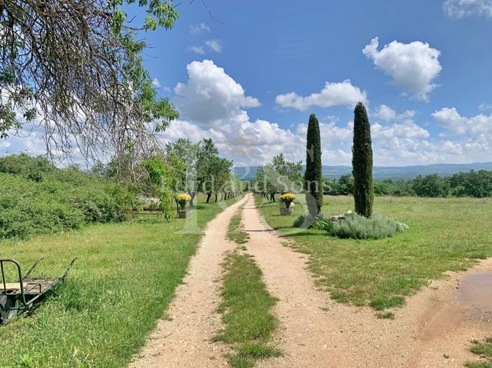 Image No.20-7 Bed House for sale