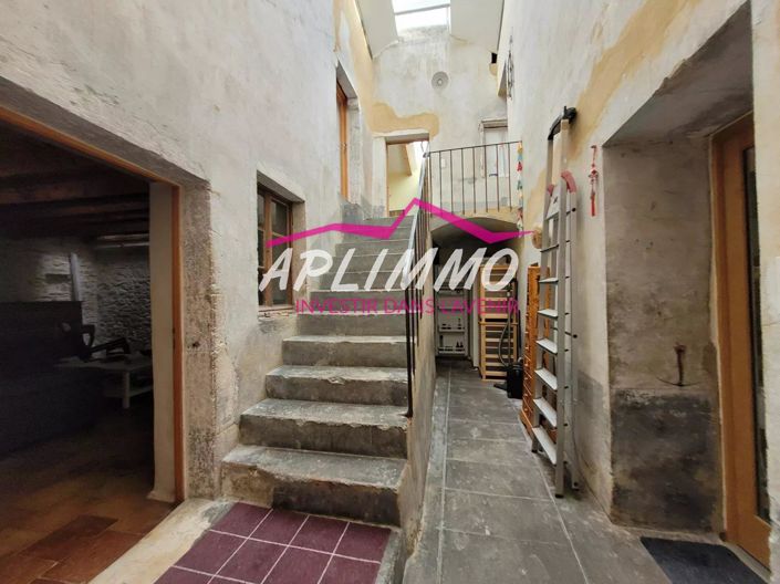 Image No.3-9 Bed House for sale