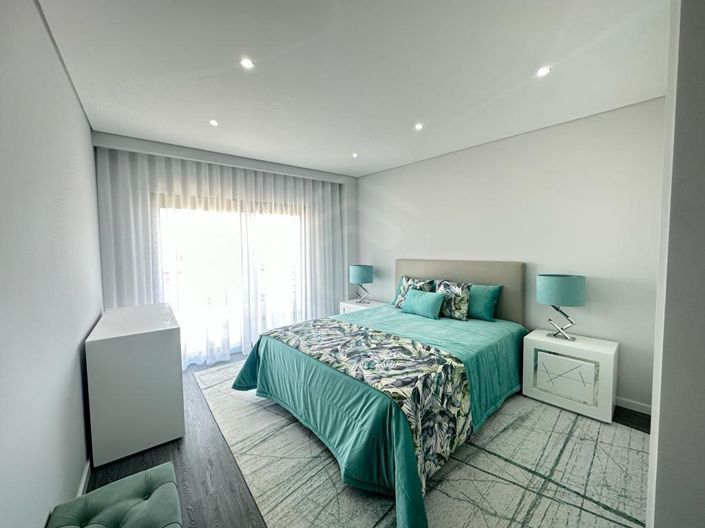 Image No.15-3 Bed Apartment for sale