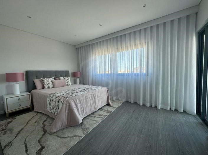 Image No.20-3 Bed Apartment for sale