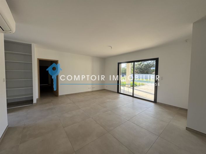 Image No.1-4 Bed House for sale