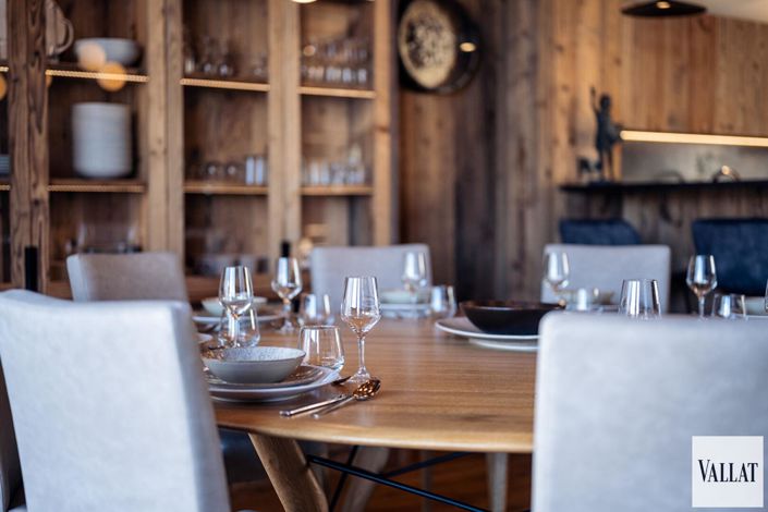 Image No.3-5 Bed Property for sale