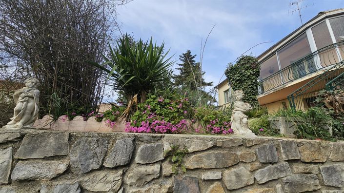 Image No.1-4 Bed House for sale