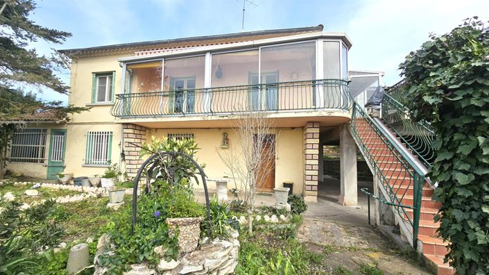 Image No.1-4 Bed House for sale