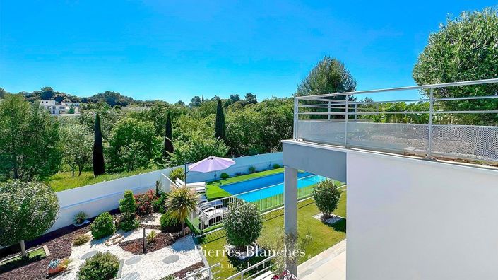 Image No.1-4 Bed House for sale