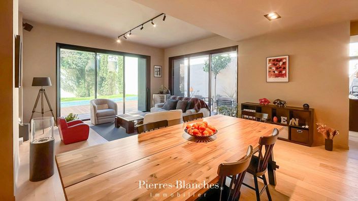 Image No.5-Maison de 4 chambres à vendre à Nîmes