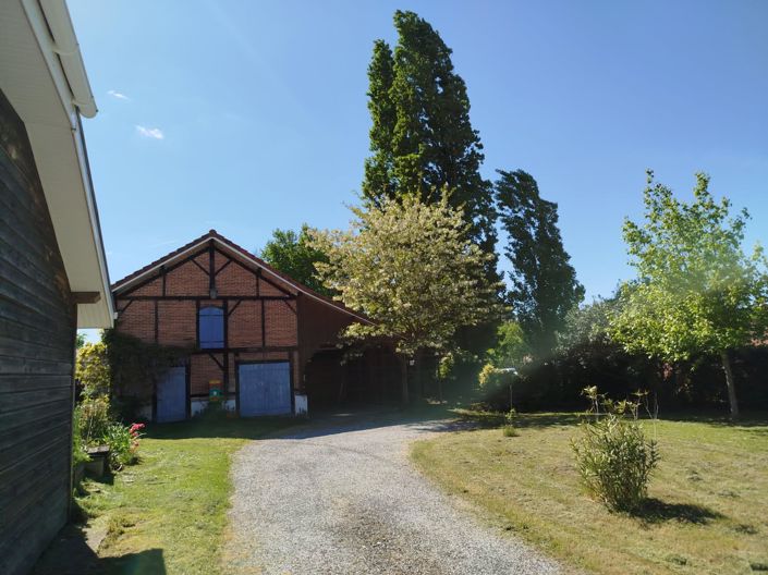 Image No.1-4 Bed House for sale