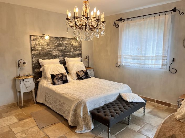 Image No.8-4 Bed House for sale