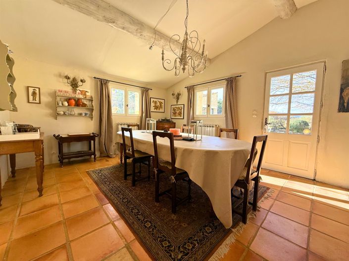 Image No.8-6 Bed House for sale