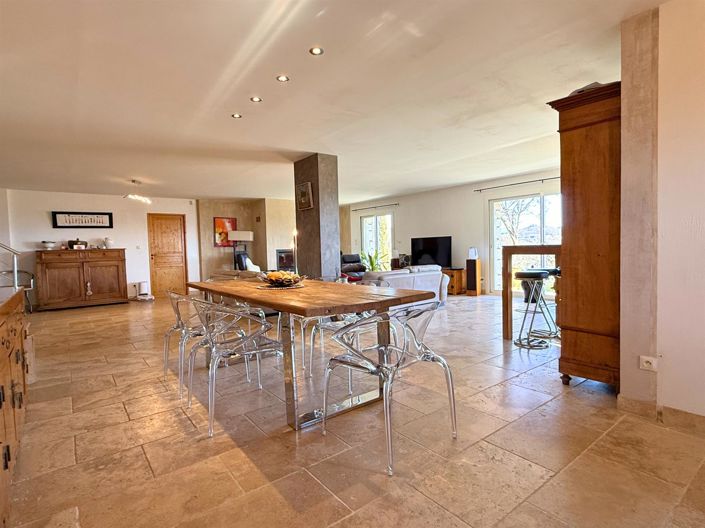 Image No.11-5 Bed House for sale