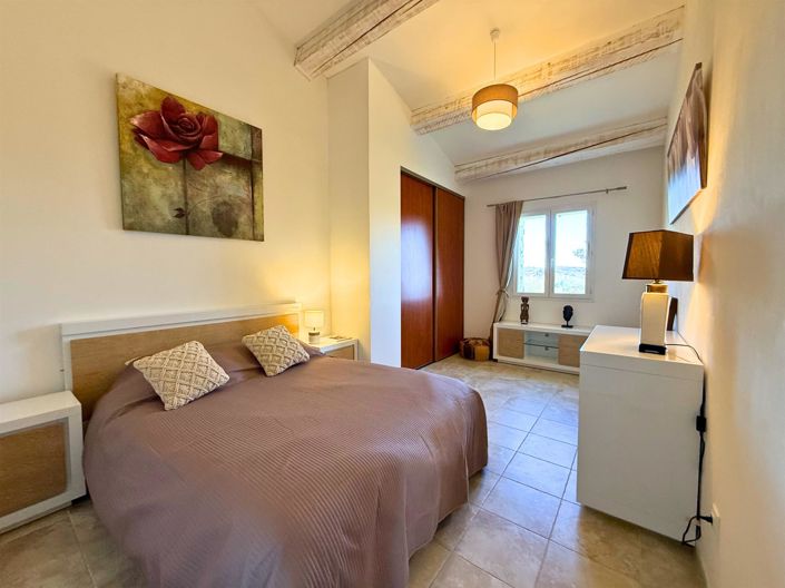 Image No.17-5 Bed House for sale