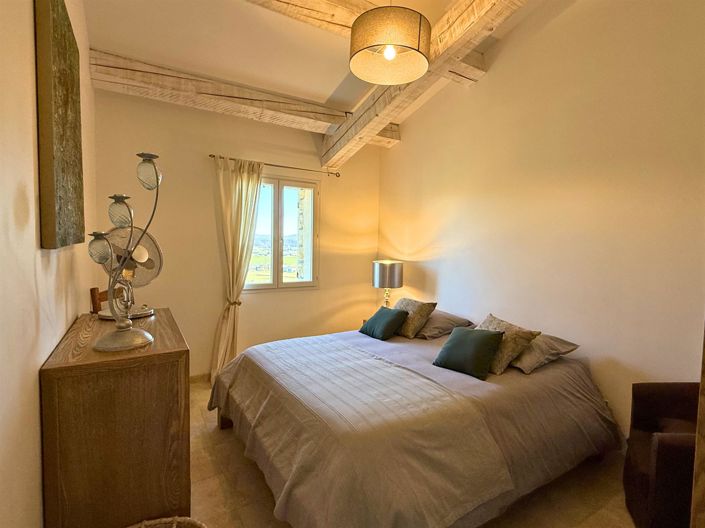 Image No.18-5 Bed House for sale