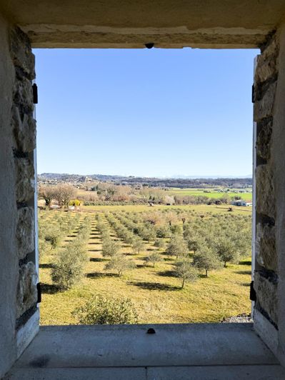 Image No.24-5 Bed House for sale