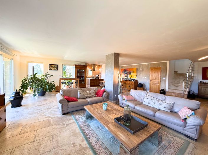 Image No.9-5 Bed House for sale