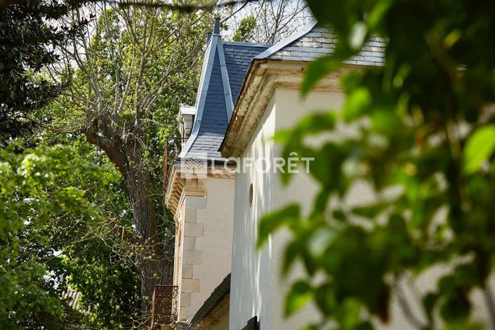 Image No.1-5 Bed Property for sale