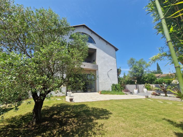 Image No.7-5 Bed House for sale