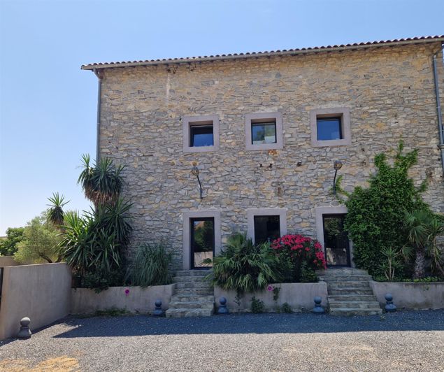 Image No.8-5 Bed House for sale