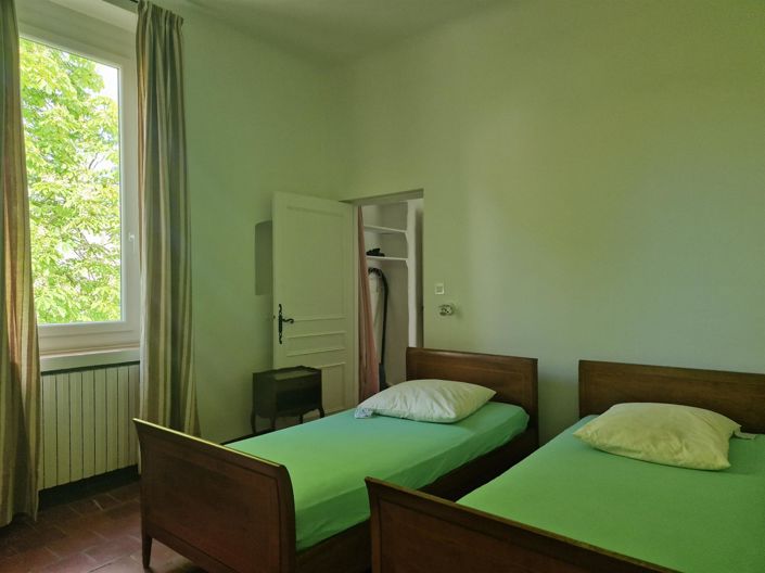 Image No.10-14 Bed House for sale