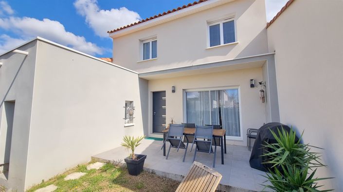 Image No.1-3 Bed House for sale