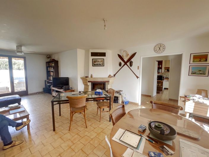 Image No.1-2 Bed House for sale