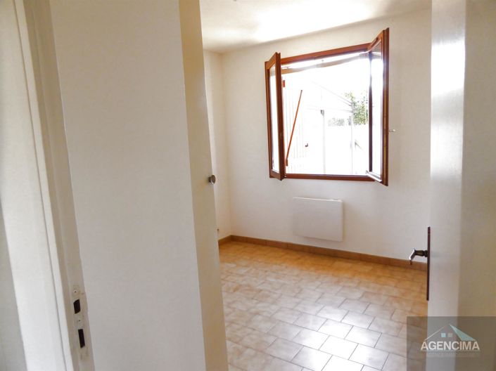 Image No.10-2 Bed House for sale