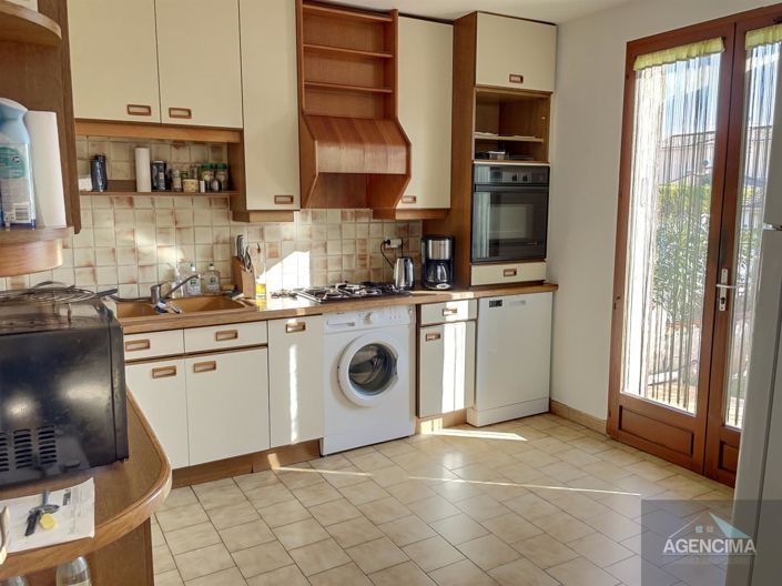 Image No.5-2 Bed House for sale