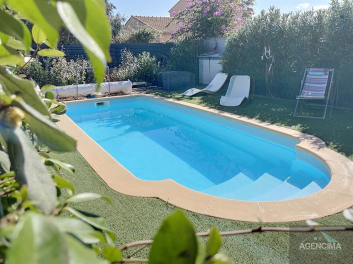 Image No.1-4 Bed House for sale