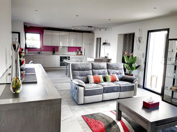 Image No.1-2 Bed House for sale