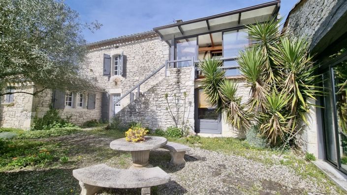 Image No.1-2 Bed House for sale