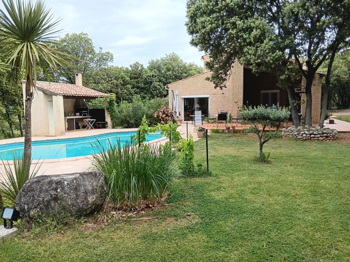 Image No.1-5 Bed House for sale