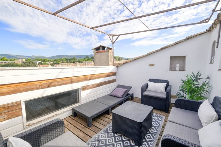 Image No.1-4 Bed House for sale