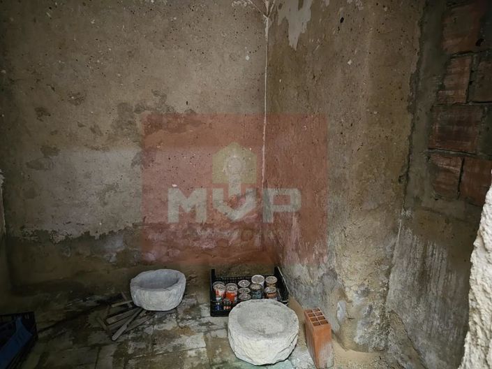 Image No.5-2 Bed House for sale