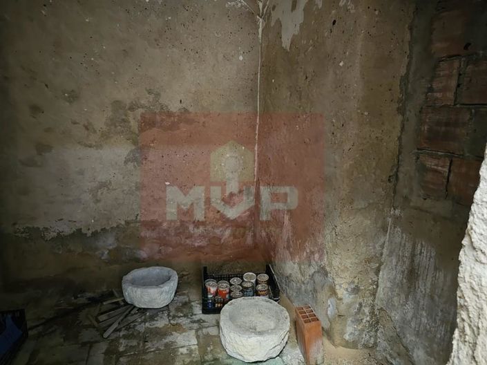 Image No.8-2 Bed House for sale