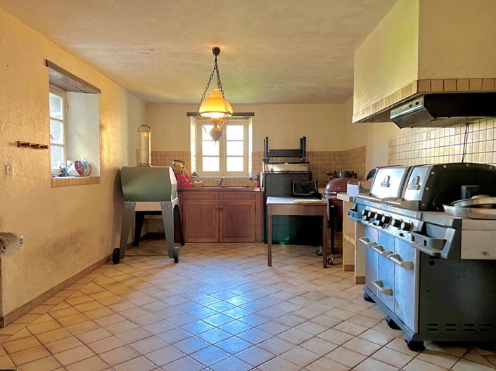 Image No.6-4 Bed House for sale