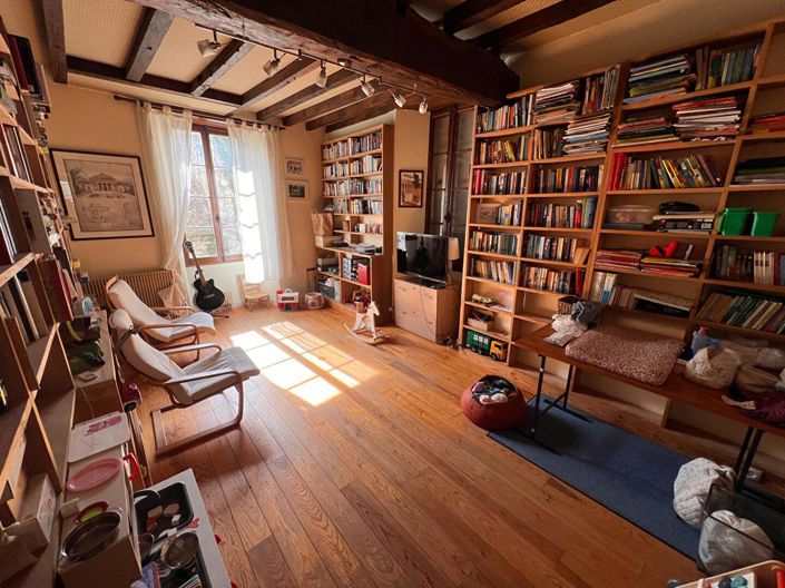 Image No.6-4 Bed House for sale