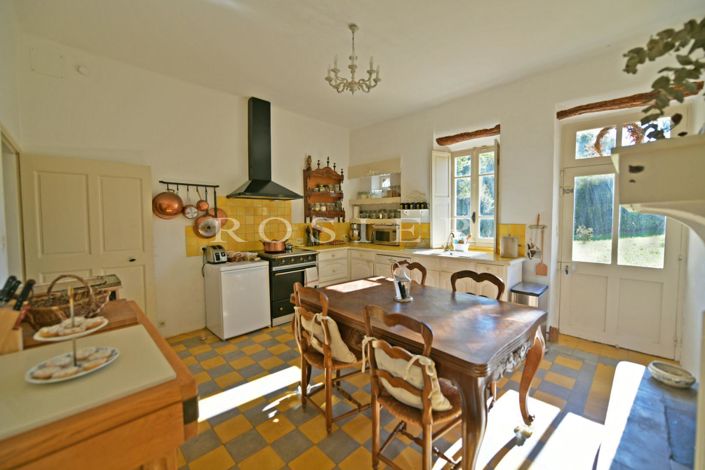 Image No.6-5 Bed House for sale