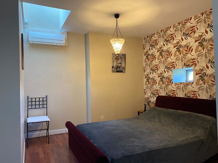 Image No.16-6 Bed House for sale