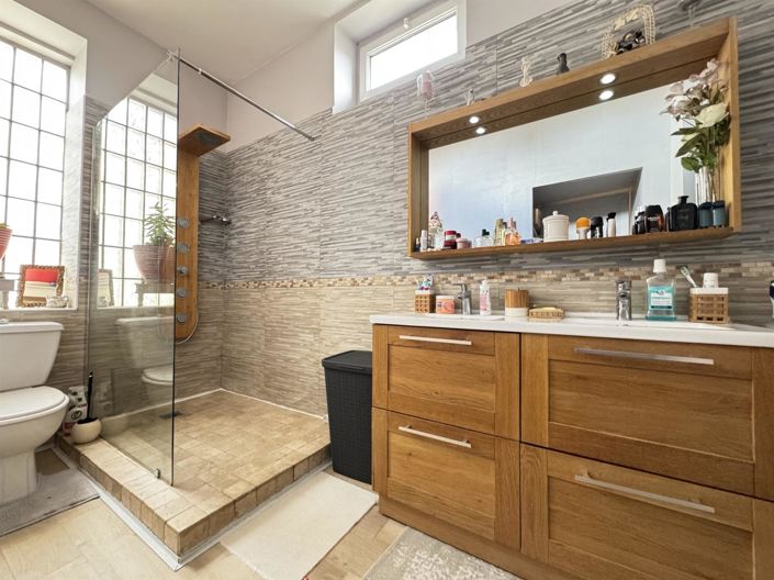 Image No.13-4 Bed House for sale