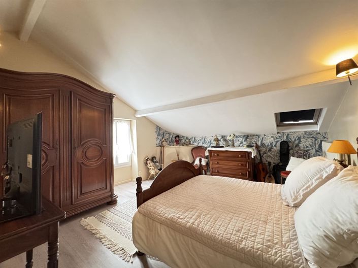 Image No.17-4 Bed House for sale