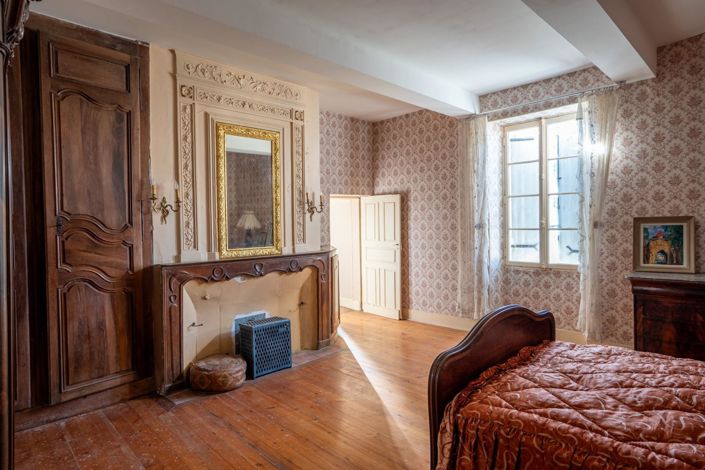 Image No.11-9 Bed House for sale