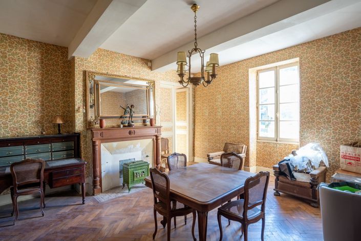 Image No.7-9 Bed House for sale