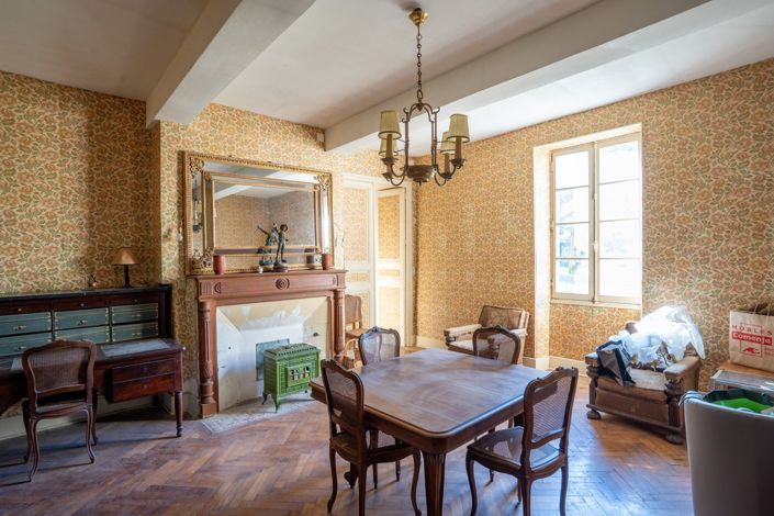 Image No.7-9 Bed House for sale