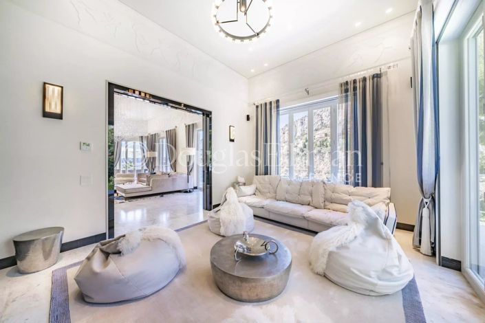 Image No.11-7 Bed House for sale