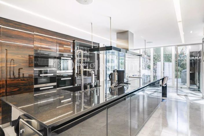 Image No.9-7 Bed House for sale