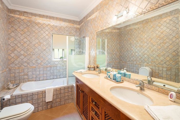 Image No.23-4 Bed House for sale