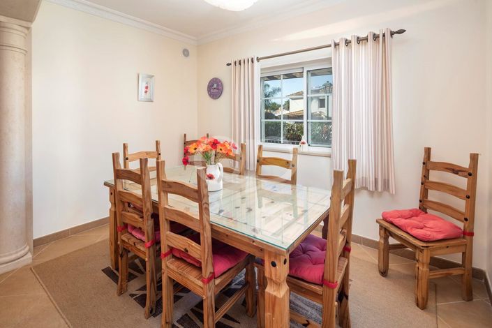 Image No.6-4 Bed House for sale